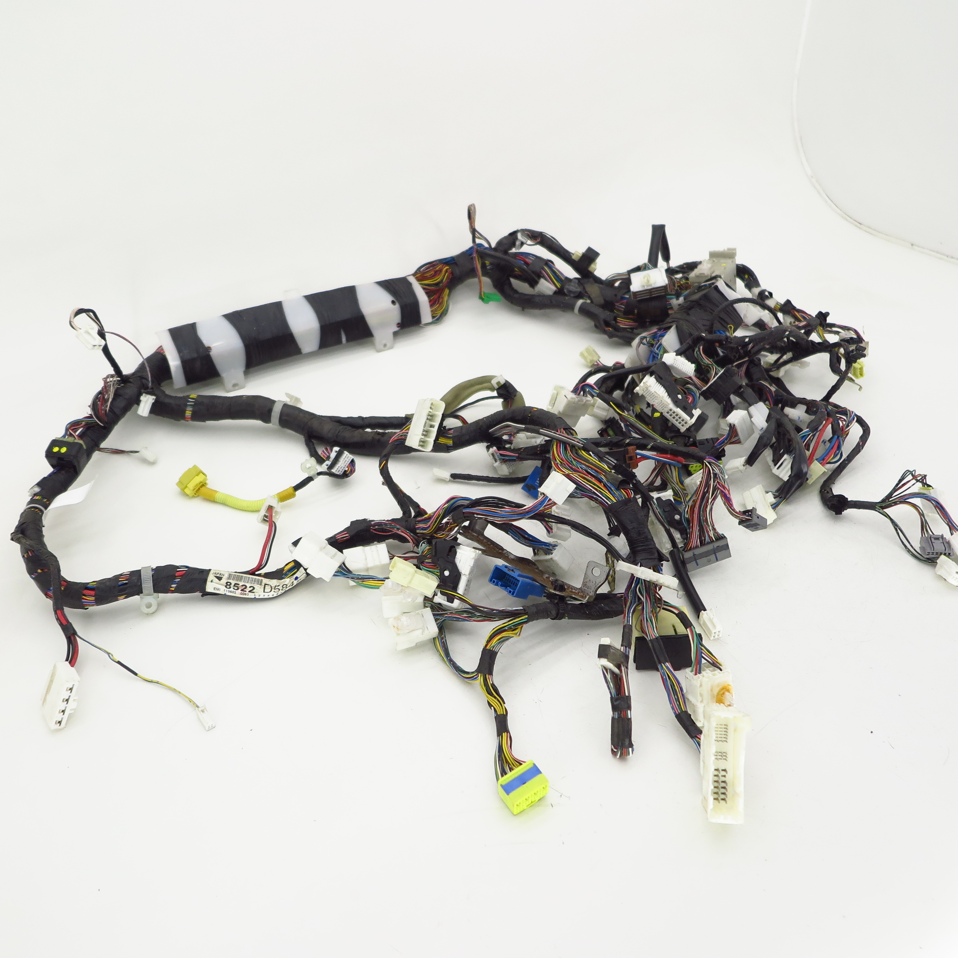 wiring Harness Dashboard Mitsubishi Pajero IV V80 11.06- 8522D584 | eBay